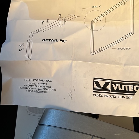 Projector - Picture 3 of 5